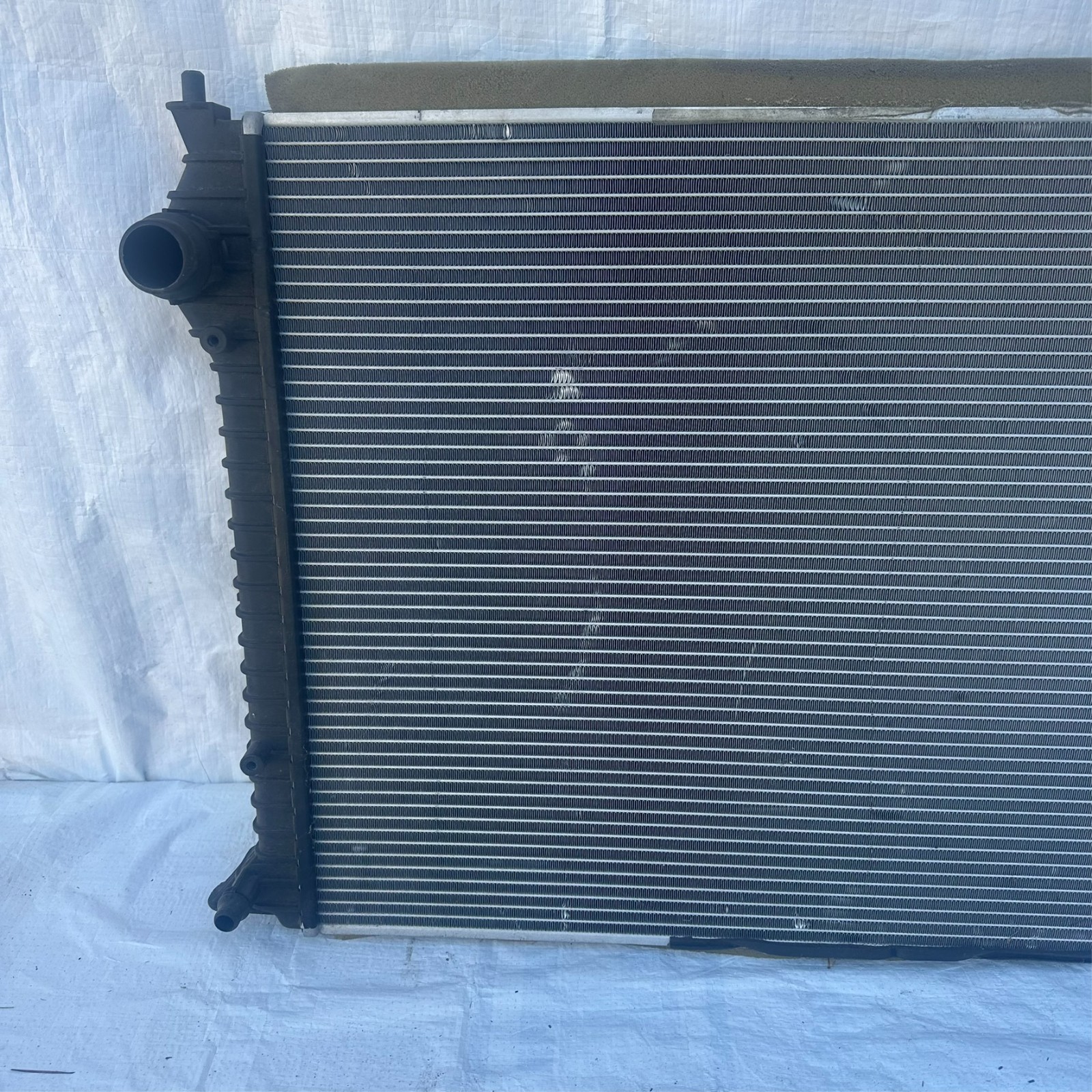 2008-2014 Bentley Continential Front Engine Radiator OEM 4W0.121.253