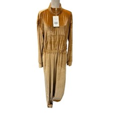 NWT Fabletics Soft ,Velvet Jumpsuit Size XXL, Velour 1 Piece, Street Wear