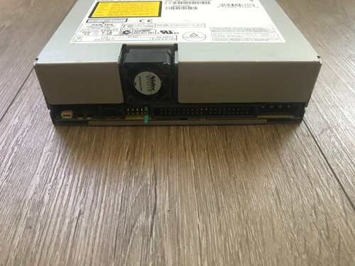 Pioneer DVR-104 5.25" DVD-R/RW IDE ATAPI Internal Drive Beige Bezel - Picture 4 of 5