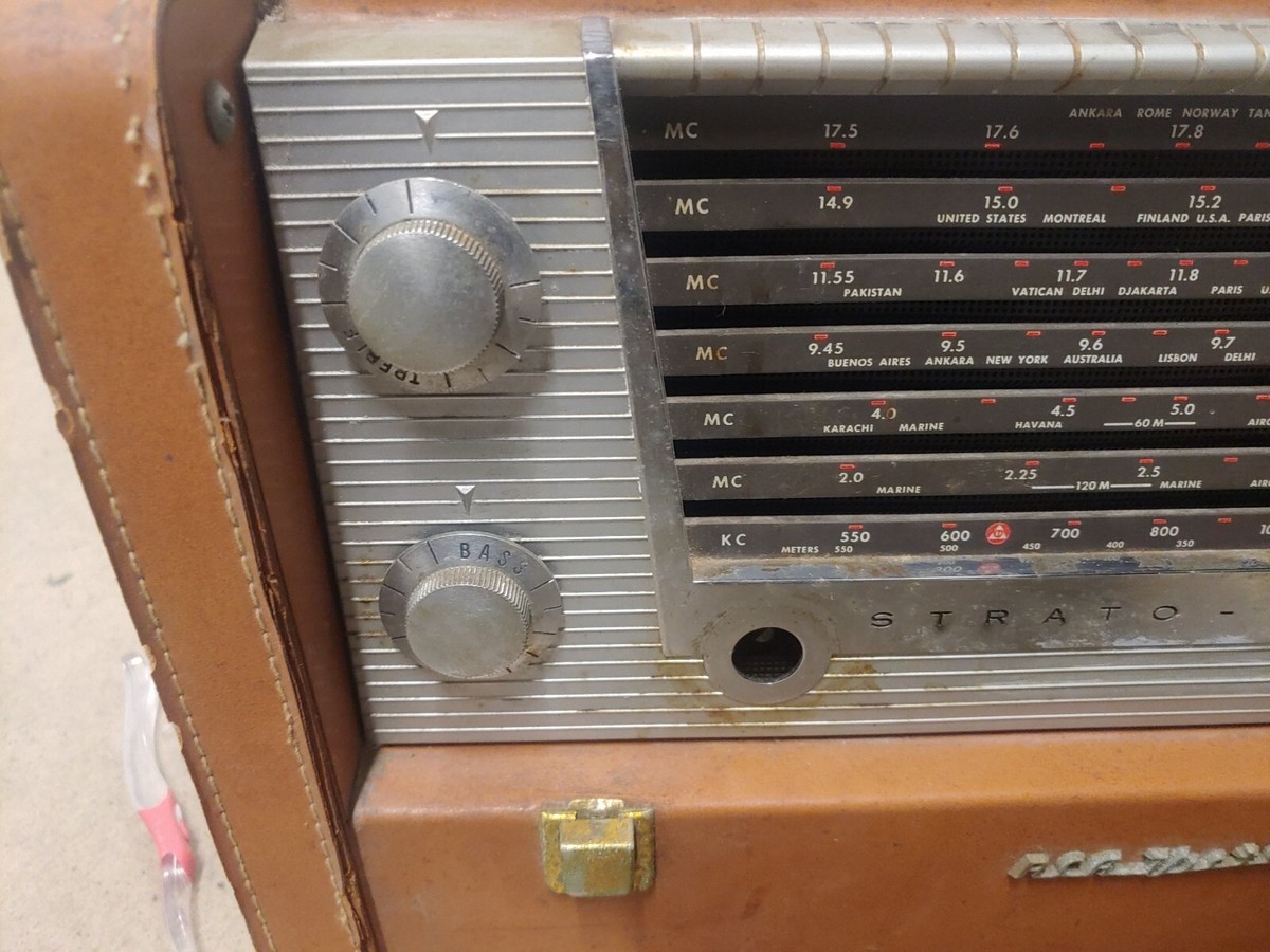c.1959 RCA Victor 7-BX-10 STRATO-WORLD Portable Shortwave
