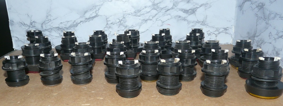 Lot De 31 Boutons Poussoir Originaux Jeux D'Arcade Jeutel Et Autres