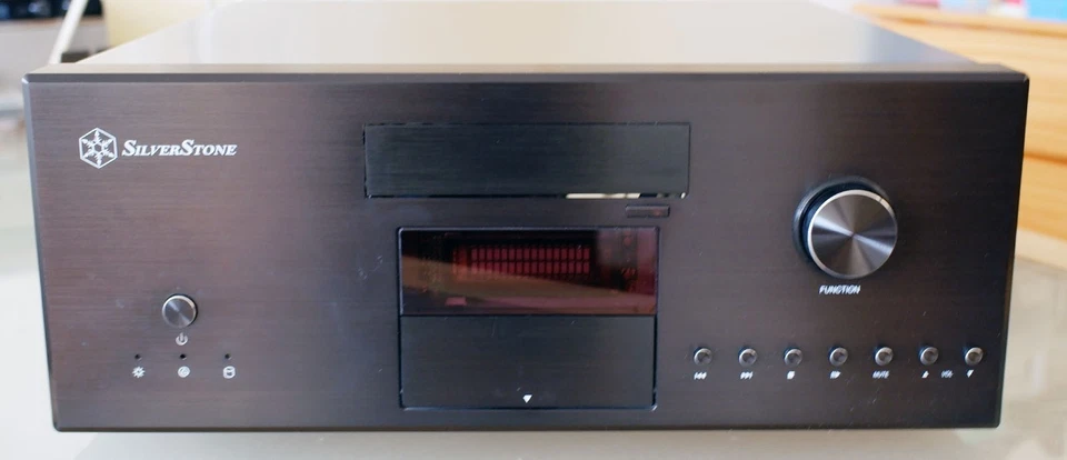 Silverstone La Scala LC16 HTPC ATX PC Gehäuse Schwarz mit Display - Bild 3 von 4