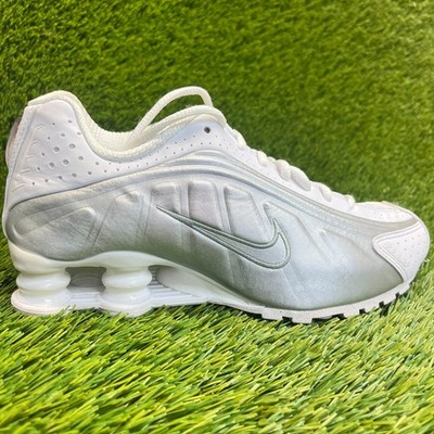 Nike Shox R4 Womens Size 6 White Metallic Silver Athletic Running Shoes Sneakers