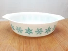 Vintage PYREX 045 Oval Casserole White with Turquoise Snowflake Pattern - 2.5 QT