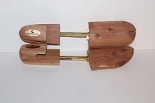Shoe Keeper - Rochester Shoe Tree Co. Cedar Split Toe Shoe Tree
