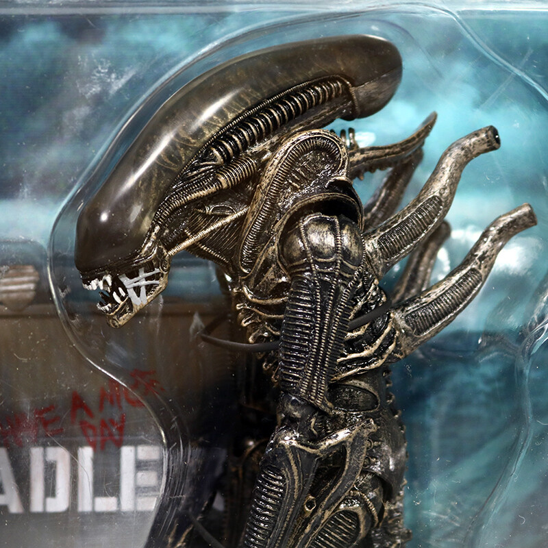 NECA Alien Hadleys Hope Carter J.Burke Xenomorph Warrior 2