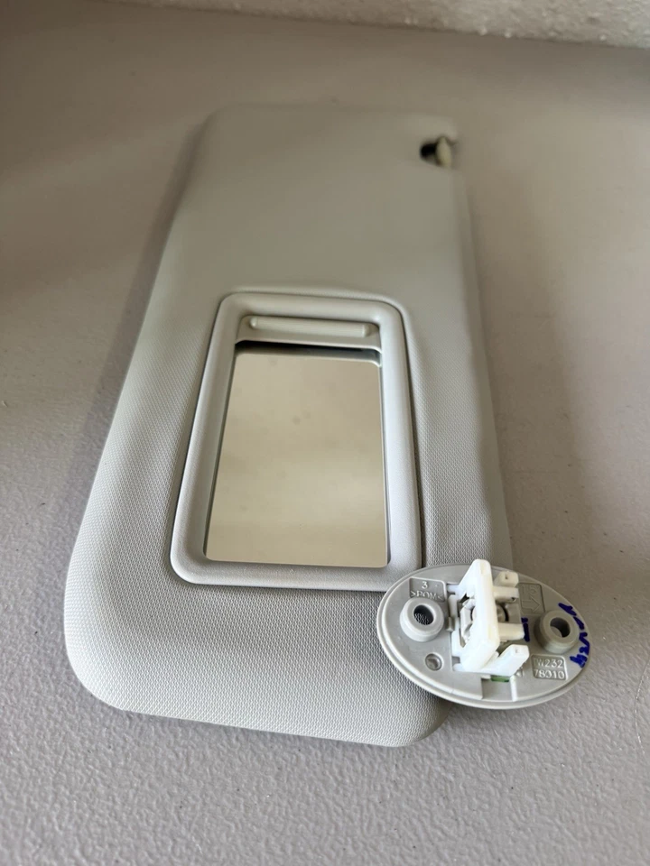 Parasol gris lateral del pasajero con espejo retrovisor de extensión para Toyota RAV4 2013-2018 Foto 2 de 4