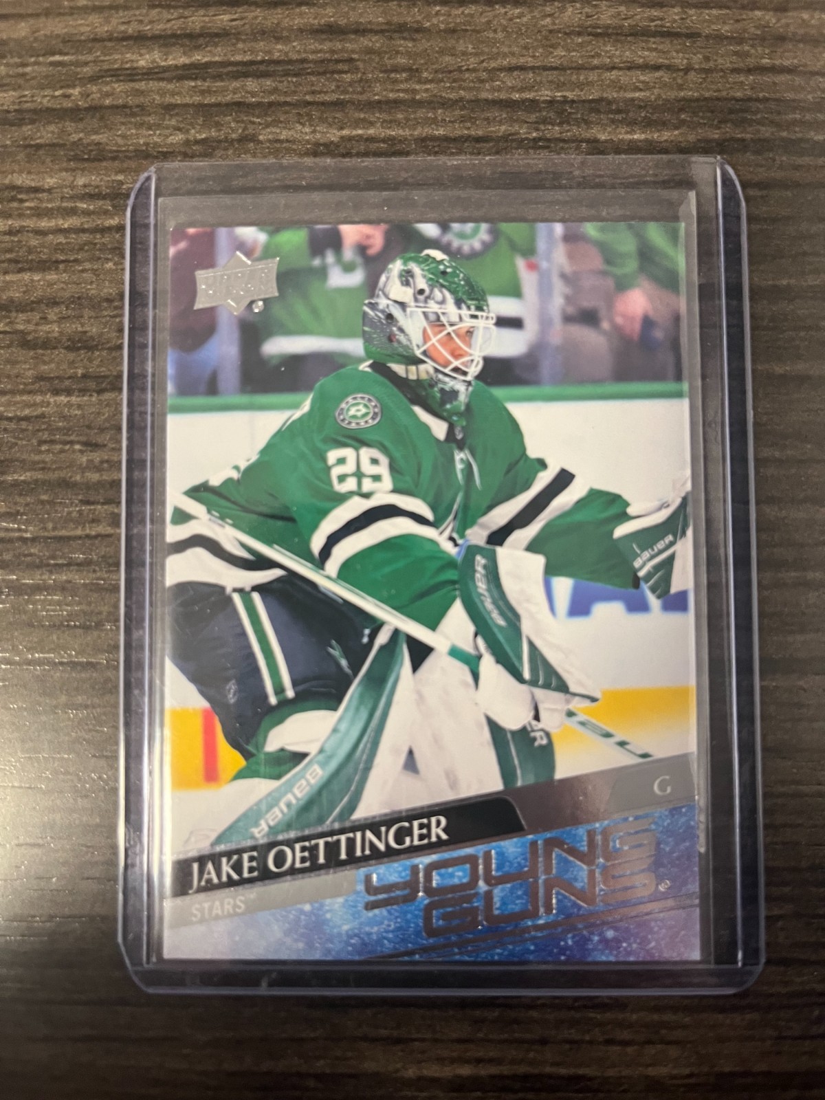 Jake Oettinger #246 (Hockey Cards 2020 Upper Deck) — is it worth grading?