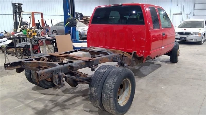 (LOCAL PICKUP ONLY) Windshield Glass I-beam Front Axle Only Fits 95-02 CHEVROLET Foto 4 de 4