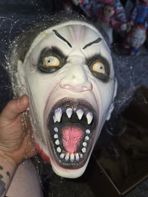 2018 Forum Novelties Severed Vampire Head