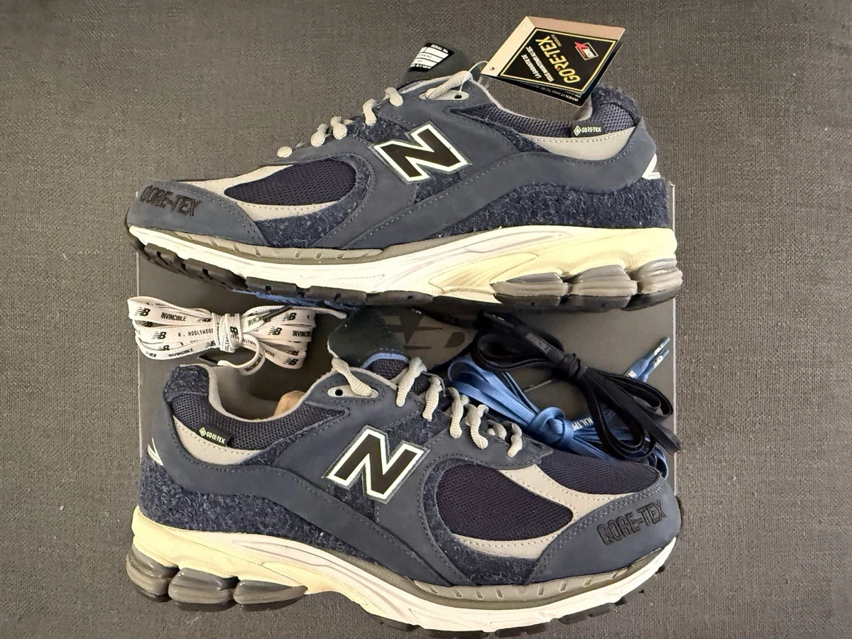 Preços baixos em New Balance INVINCIBLE x N.HOOLYWOOD x 2002R GORE
