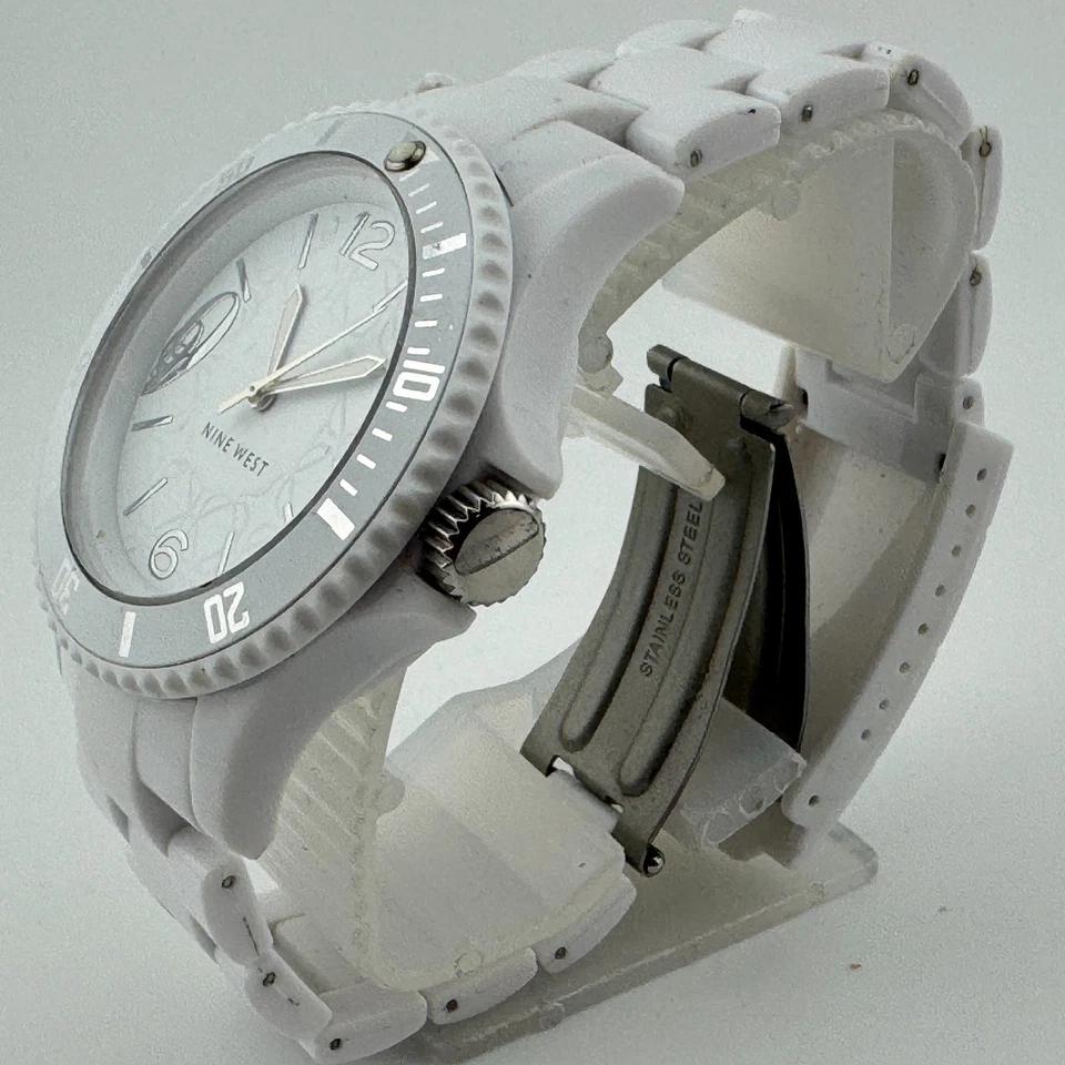 Reloj de Cuarzo Nine West Unisex Blanco Plástico Bisel Giratorio Batería Nueva 6.75" Foto 4 de 4
