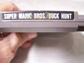 Nintendo NES Super Mario Bros Duck Hunt Game Bundle with Zapper Gun and Sleeve