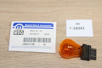 MOPAR L0003757AK Park And Turn Bulb, Right NOS NEU genuine xs18341