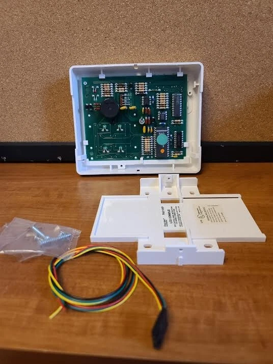 NEW- First Alert FA210KP  Console keypad(STICKER DEFECT) LOOK AT PICTURES - Image 4 of 4