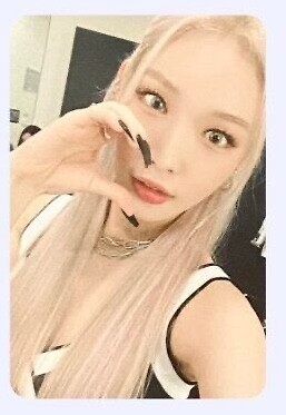 CHUNG HA - Bare & Rare (2nd Studio Album) Album+Pre Order Limited Benefits+BolsVos K-POP EBook (21p), BolsVos Stickers For Toploader, Photocards
