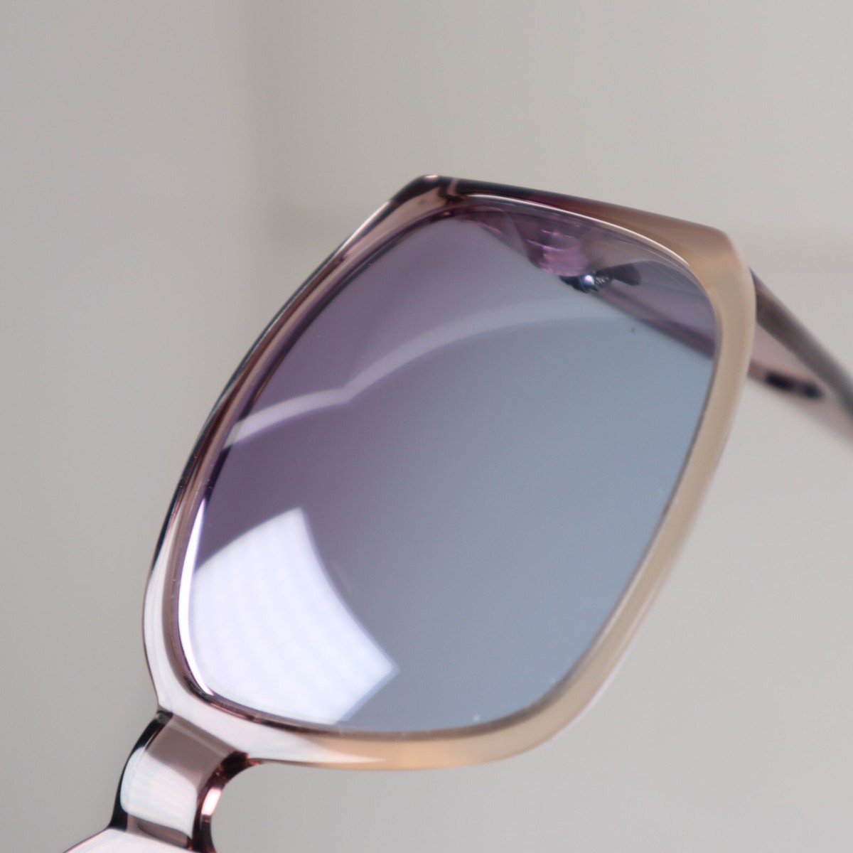 Vintage Giorgio Armani 2528 491 Purple Square Sunglasses 59-16-135mm Vintage Giorgio Armani 2528 491 Purple Square Sunglasses 59  main image 2