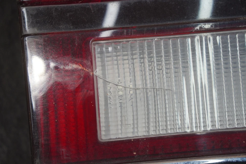 Lámpara de luz trasera izquierda interior del maletero para maletero OEM Bentley Mulsanne 1988 *Nota* Foto 2 de 4