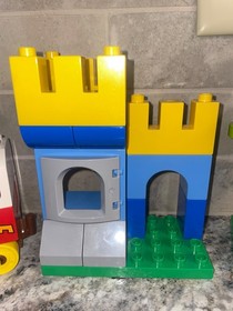 Lego Duplo 10569 Knight Blocks and Minifigure