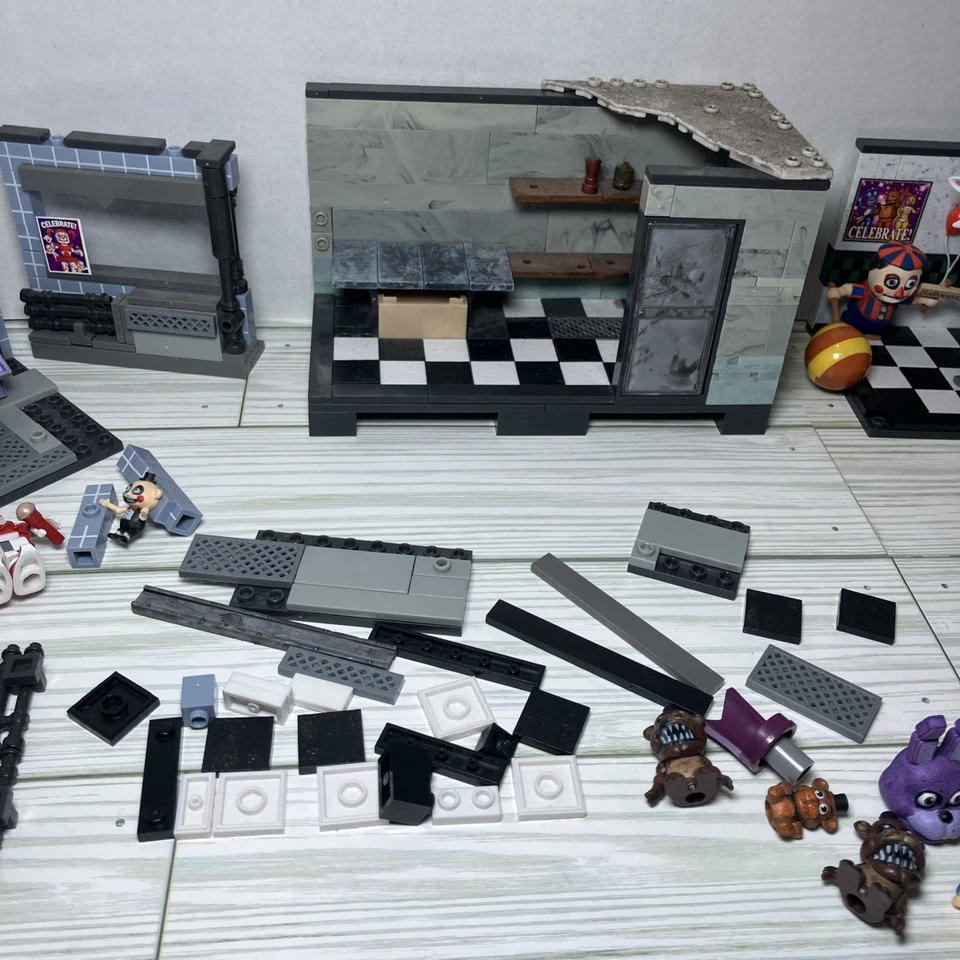 McFarlane Five Nights at Freddy’s Lot Of 3 Incomplete Playsets Read Description - Image 3 of 4