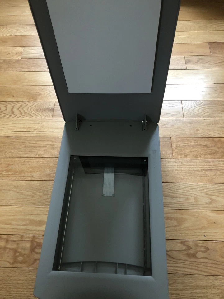 HP ScanJet 5300C Flatbed Scanner No Cords Runs on USB - Image 2 of 4