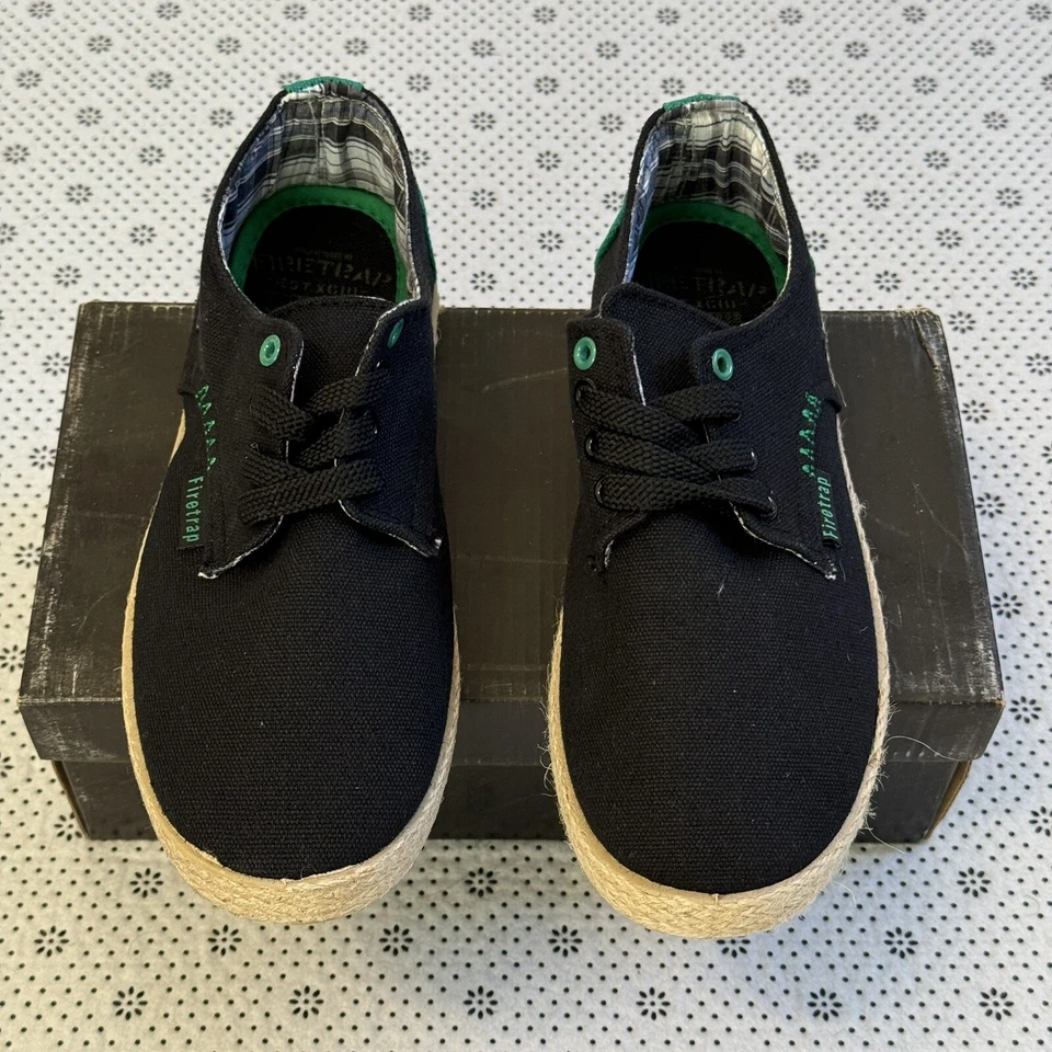 Zapatos planos con cordones Firetrap Attack de lona con cubierta de bomba Reino Unido 4 UE 37 negros Foto 2 de 4