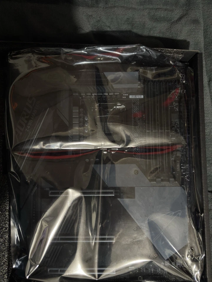 Aorus Master Z490    Scheda Madre LGA 1200 - Immagine 3 di 4