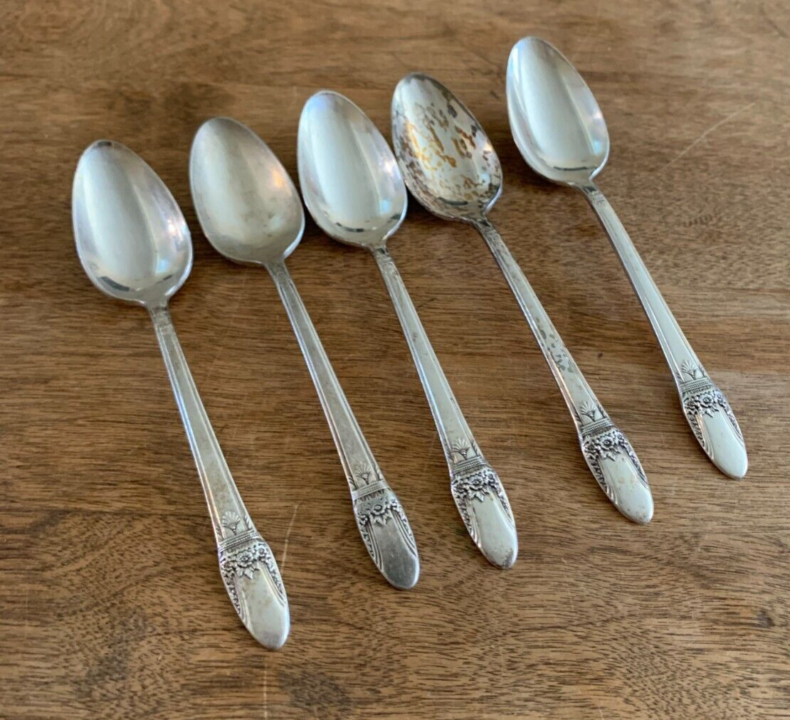 5 Teaspoon Tea Spoon IS International Rogers First Love 1937