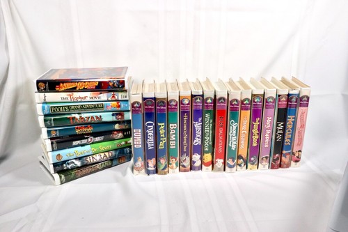 24 VHS - 15 Walt Disney Masterpiece, 6 Disney, plus 3 WB, Batman,Pooh,Mulan,more - 第 2/11 張圖片