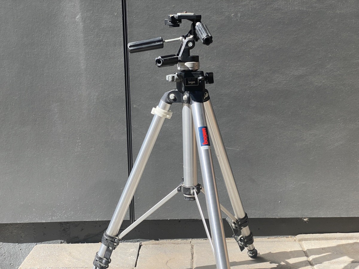 Bogen 3033 by manfrotto tripod with Bogen 3030 3-way head - MADE