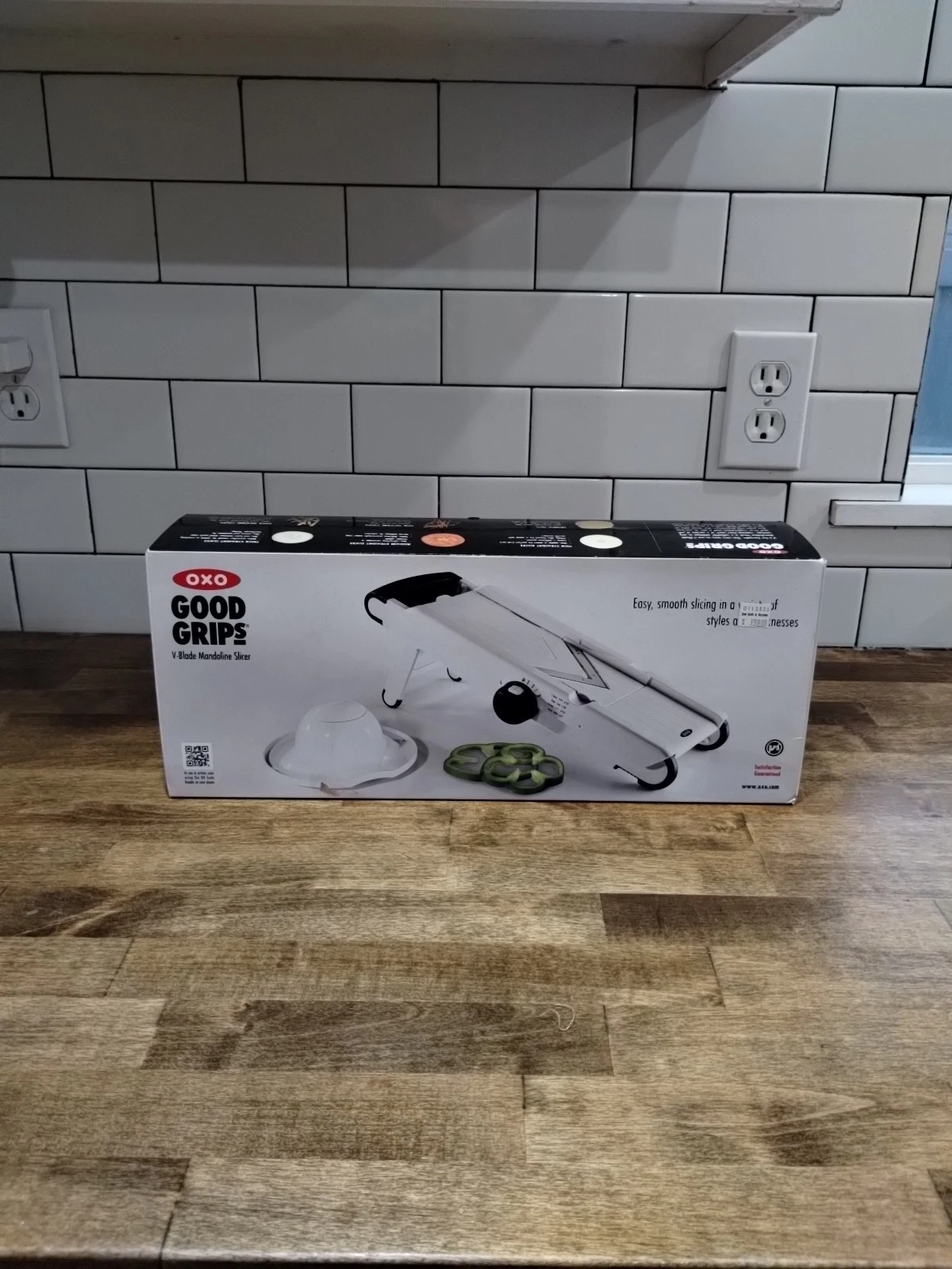 Professional Mandolin Slicer OXO Good Grips V-Blade, adjustable, veggies, fruit
Opens in a new windo
