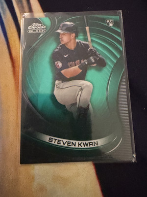 2022 Topps Chrome Black - Steven Kwan #24 Green Atomic Refractor /99 (RC)