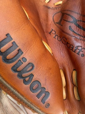 Wilson A1885 PS9 Pro Staff Series 33 Inch Grip Tight Pocket RHT