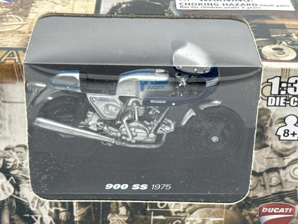 NewRay Ducati 900 SS 1975 1:32 Die-Cast Motorcycle Model - Image 2 of 4