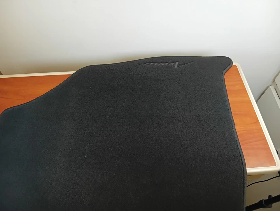 2018 - 2021 Buick Enclave Avenir Black Carpeted Floor Mats Complete 842 80206 - Image 4 of 4