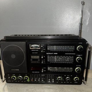 Vintage GRUNDIG Satellit 3400 Professional Radio Spares or repairs