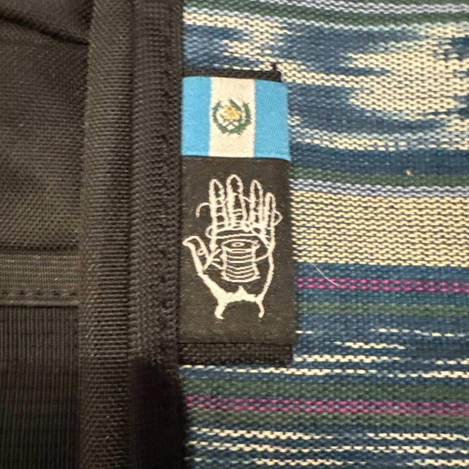 Nuevo Bolso Mochila para Laptop Ethnotek Raja Pack 30 Bordado. Con etiquetas. Foto 3 de 4