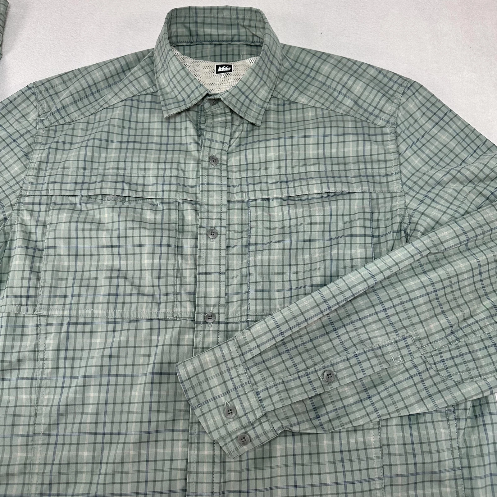 REI Shirt Mens Medium Green Plaid Long Sleeve Button Hiking Vented Outdoor