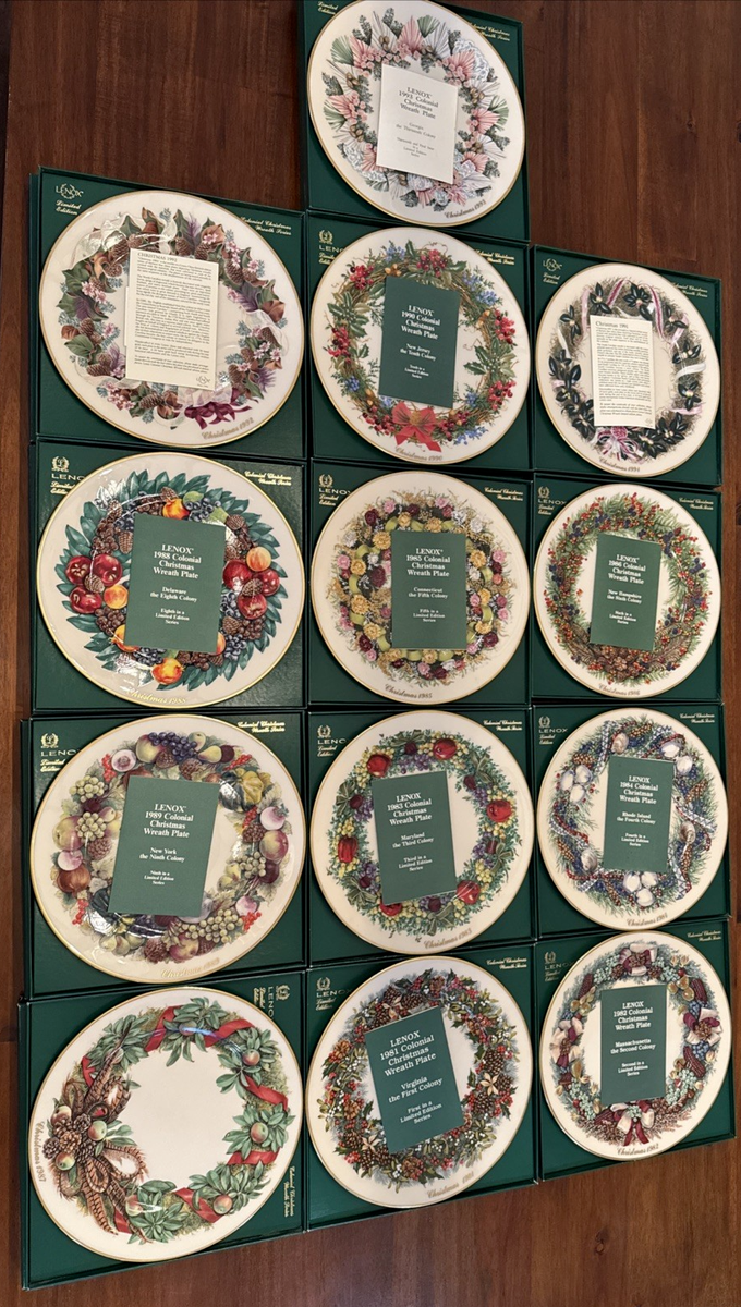 Complete Set Of 13 Lenox Colonial Christmas Wreath 10.75