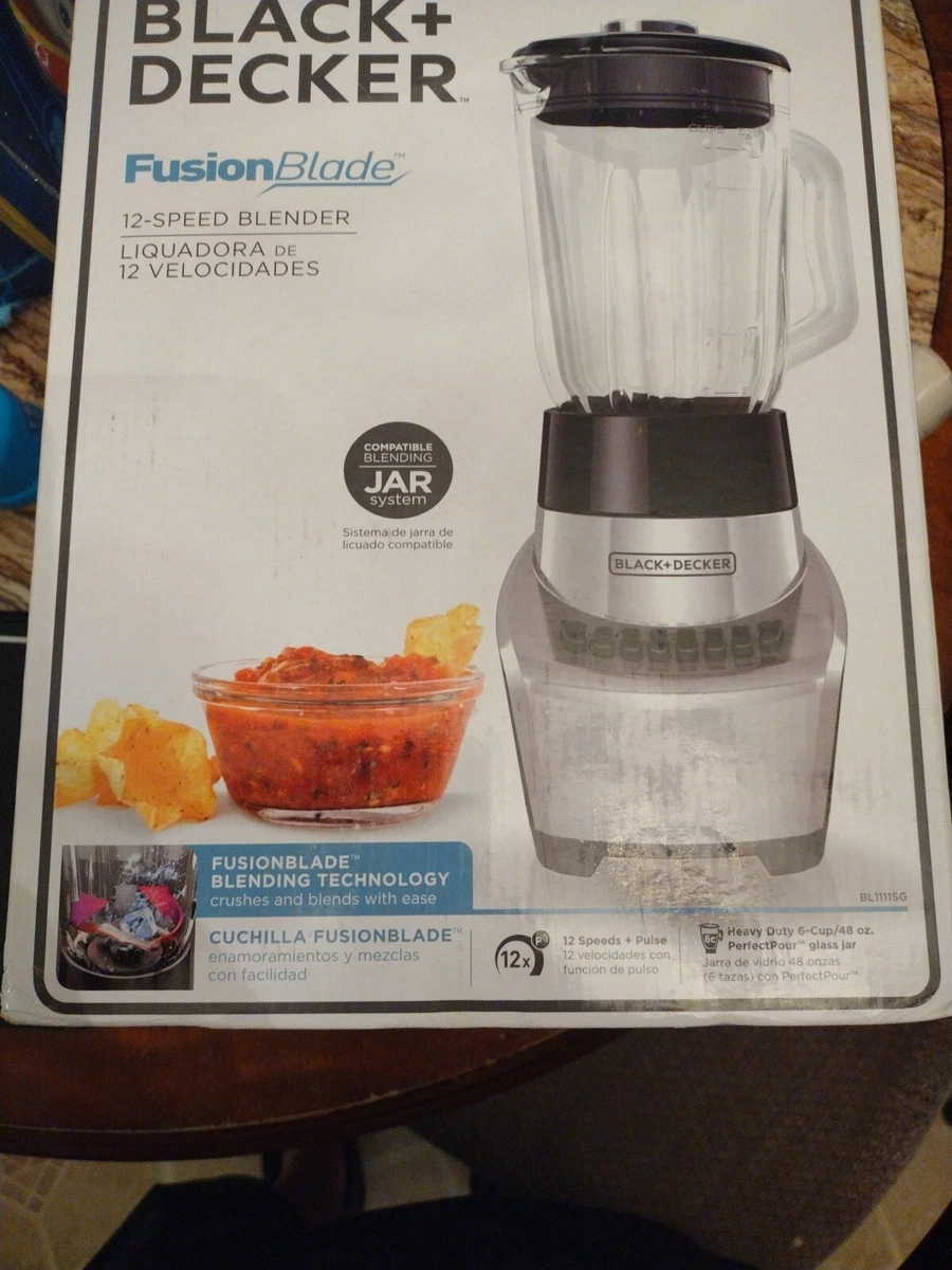 Black & Decker Fusion Blade 12 Speed Pulse Electric Blender 550 watt 6  Cup/48oz