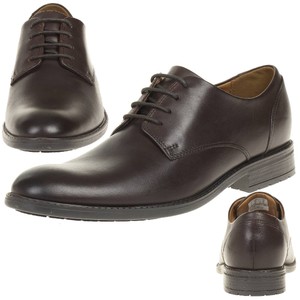 clarks truxton plain