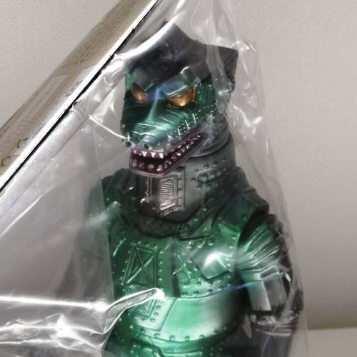 BULLMARK Bullmarku Sofubi Mechagodzilla Hawaii Edition Figure | eBay