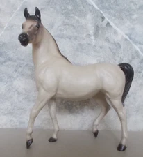 Vintage 1959-1975 Hagen-Renaker DW Small Arabian Mare Zara Matte Doeskin Grey