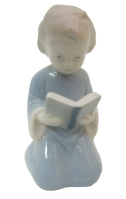 Vtg METZLER & ORTLOFF Figurine Child Reading Kneeling Underglaze Porcelain Blue