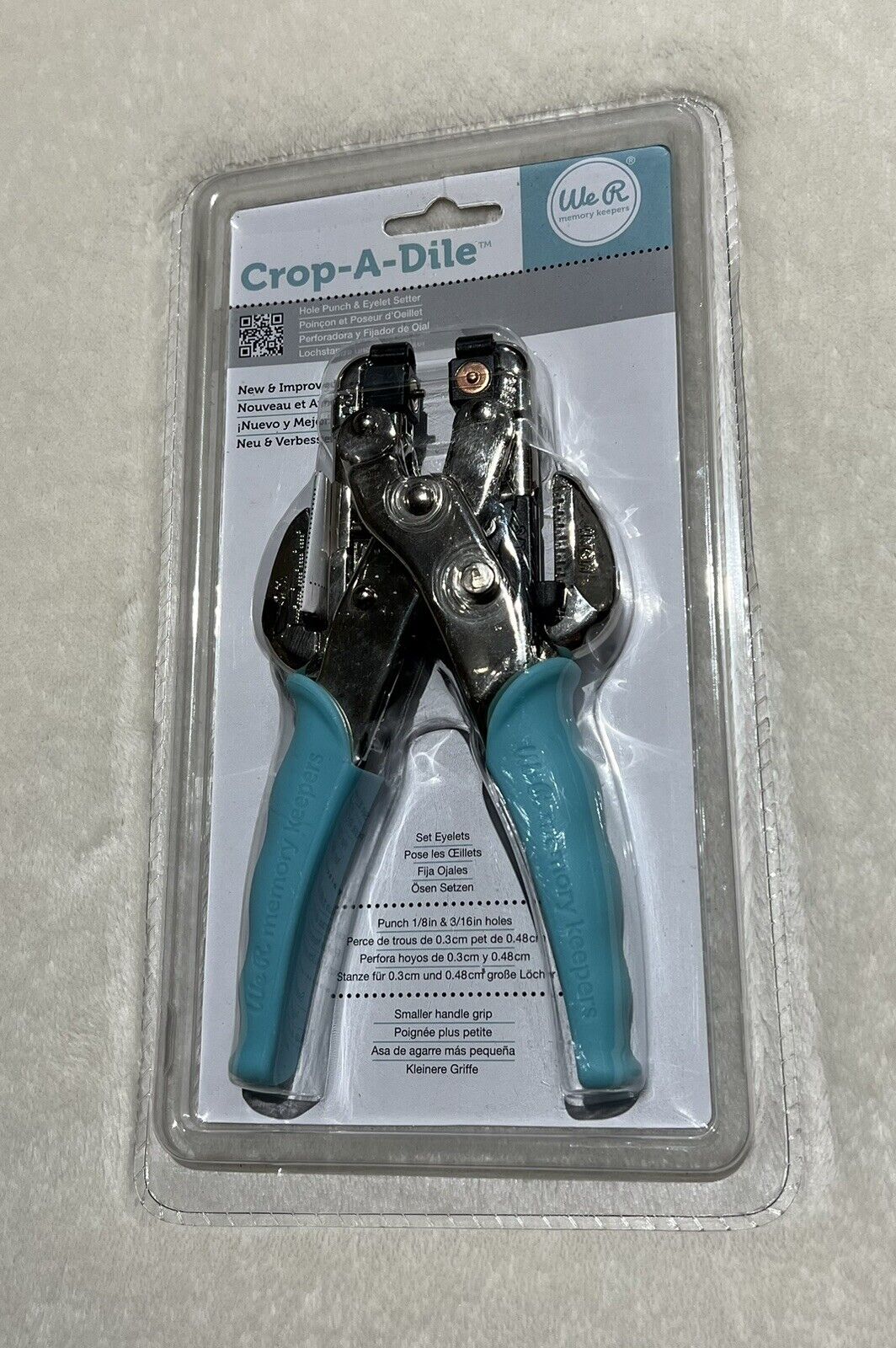 We R Memory Keepers Crop-A-Dile Hole Punch & Eyelet Setter (70907-7) –  Everything Mixed Media