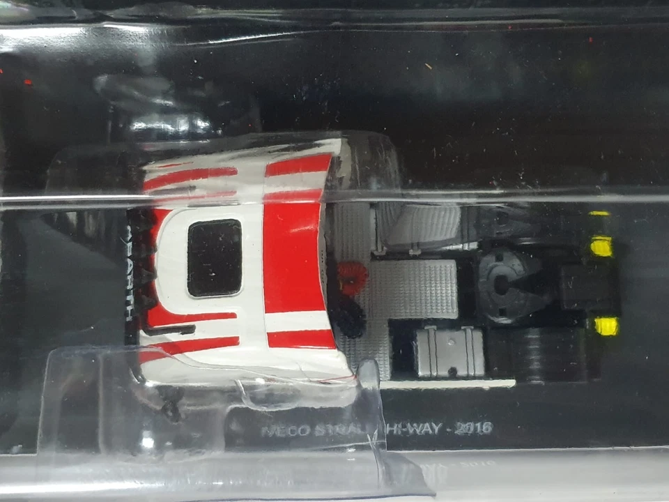 IVECO STRALIS HI-WAI ABARTH 2016 1:43 Uscita 1 Truck Tuning Collection - Immagine 3 di 4