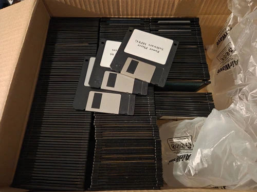 Disketten 3,5" 1,44 MB ca. 150 Stück.