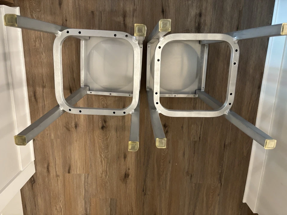 一对 Emeco 台凳拉丝铝,由 Philippe Starck 设计 — 第 3/4 张图片