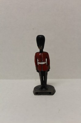 W.A.P.W. PEWTER BRITAIN GUARDSMAN RARE FACE RIGHT
