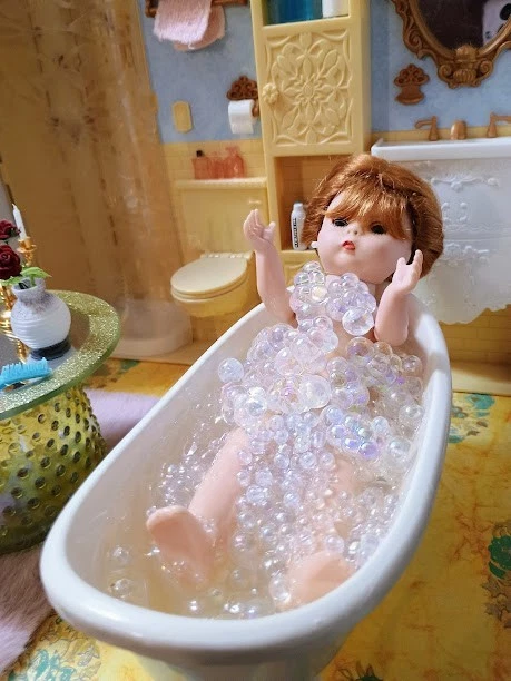 Madame Alexander 8" Bañera "Me Time" DIORAMA Foto 3 de 4